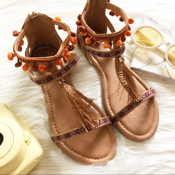 ✨ Tan Tribal Vegan Leather Sandals - Picture 4 of 4